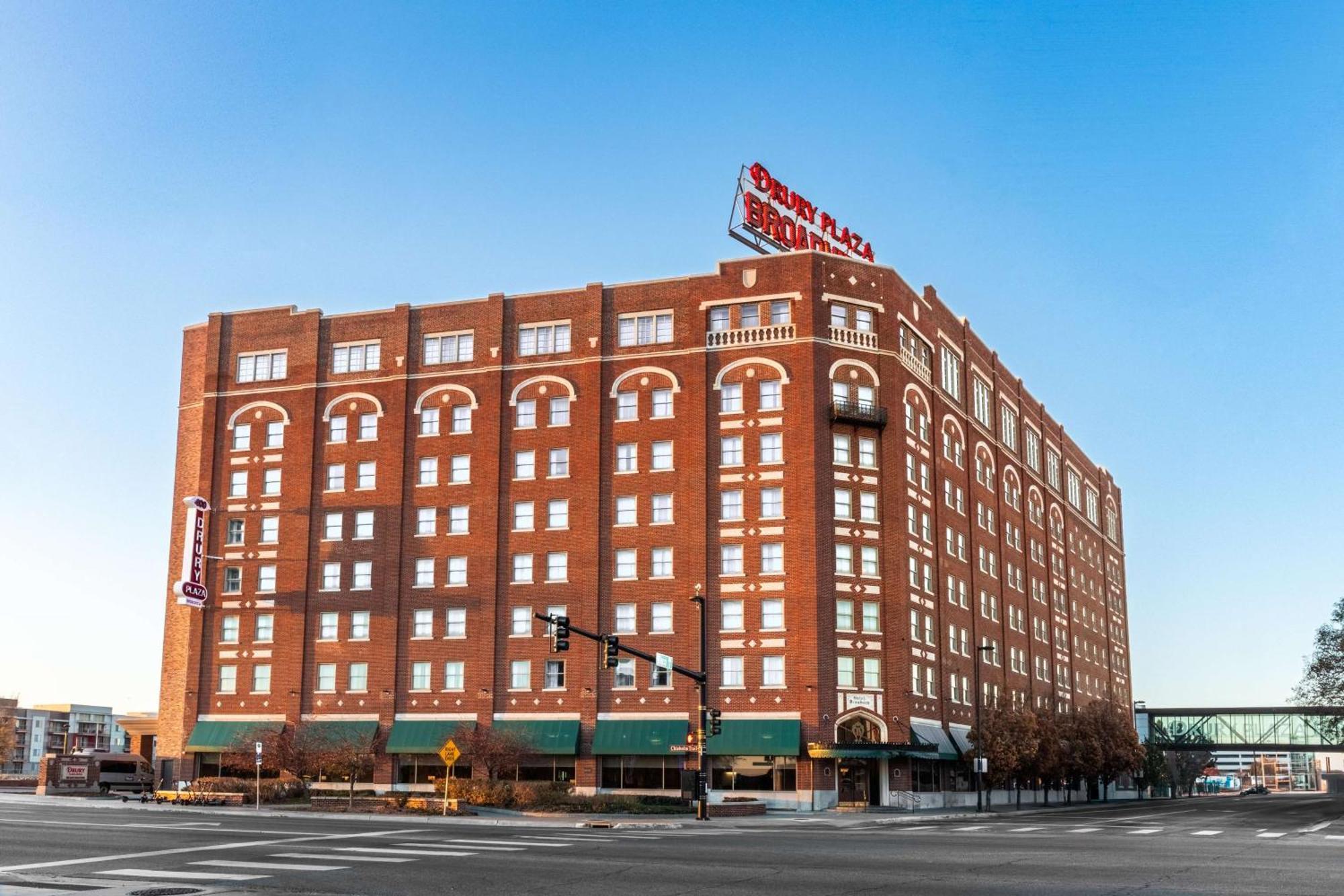 Drury Plaza Hotel Broadview Wichita Exterior photo